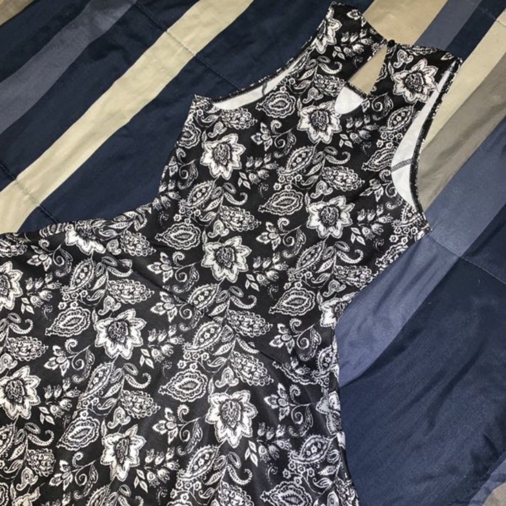 XS Abercrombie and Fitch cotton dress - Picture 3 of 4